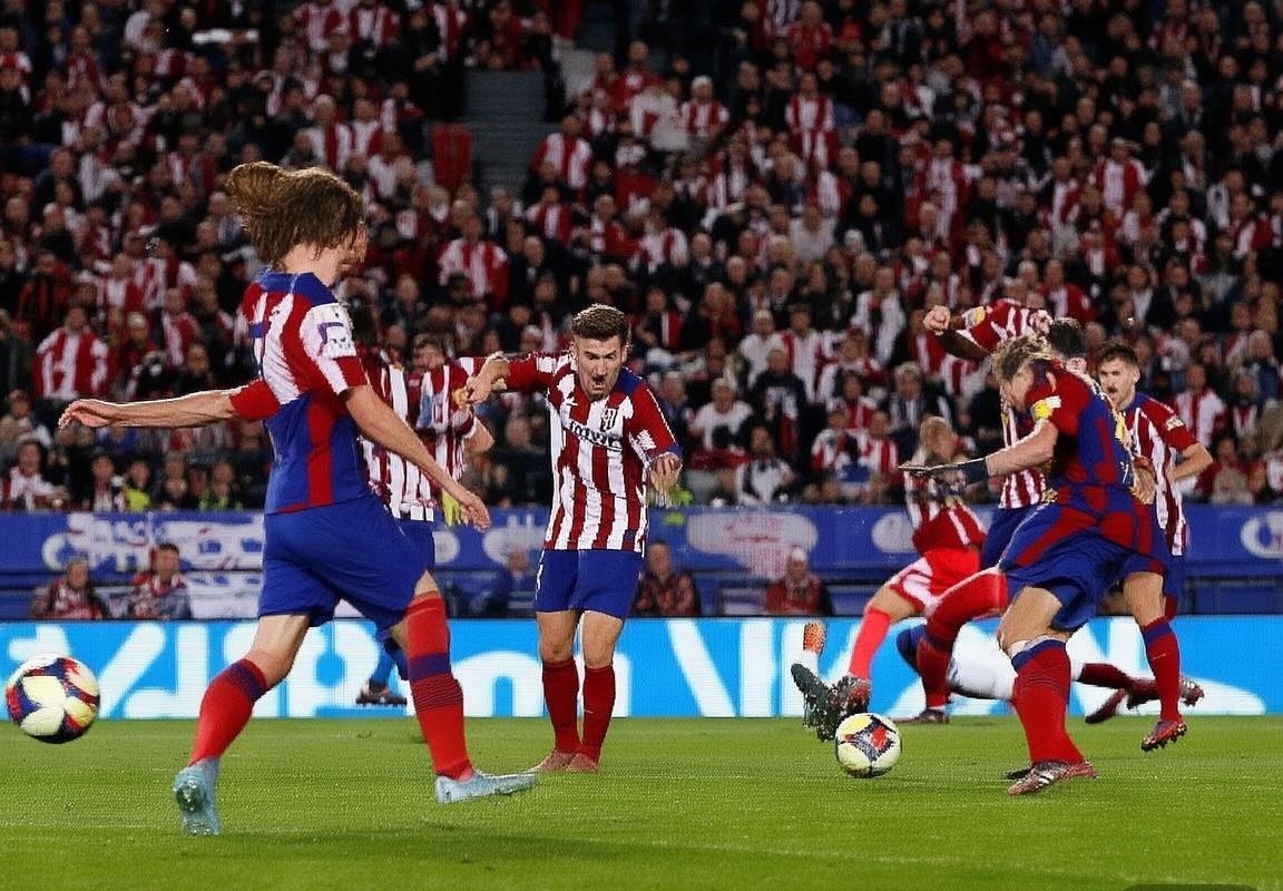 2018西甲巅峰对决：马竞VS巴萨战术解析与经典瞬间回顾(图3)